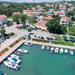 Pintadesol By Interhome Čižići