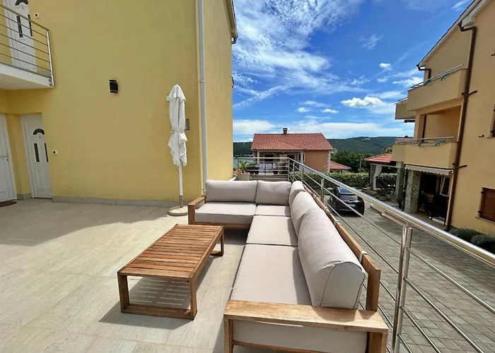 Pintadesol By Interhome Appartement Čižići